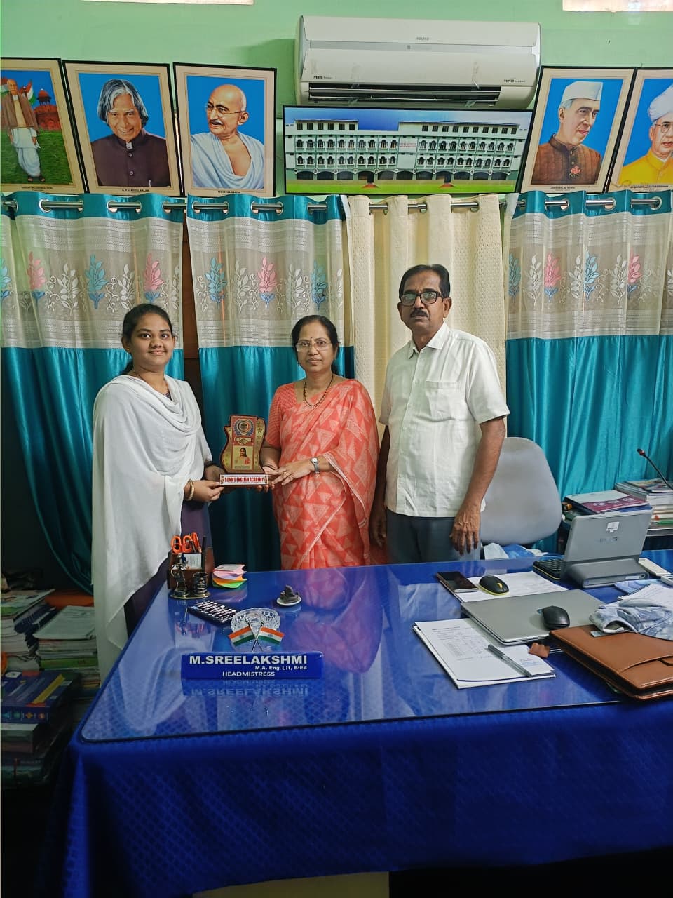 sonu’s english academy